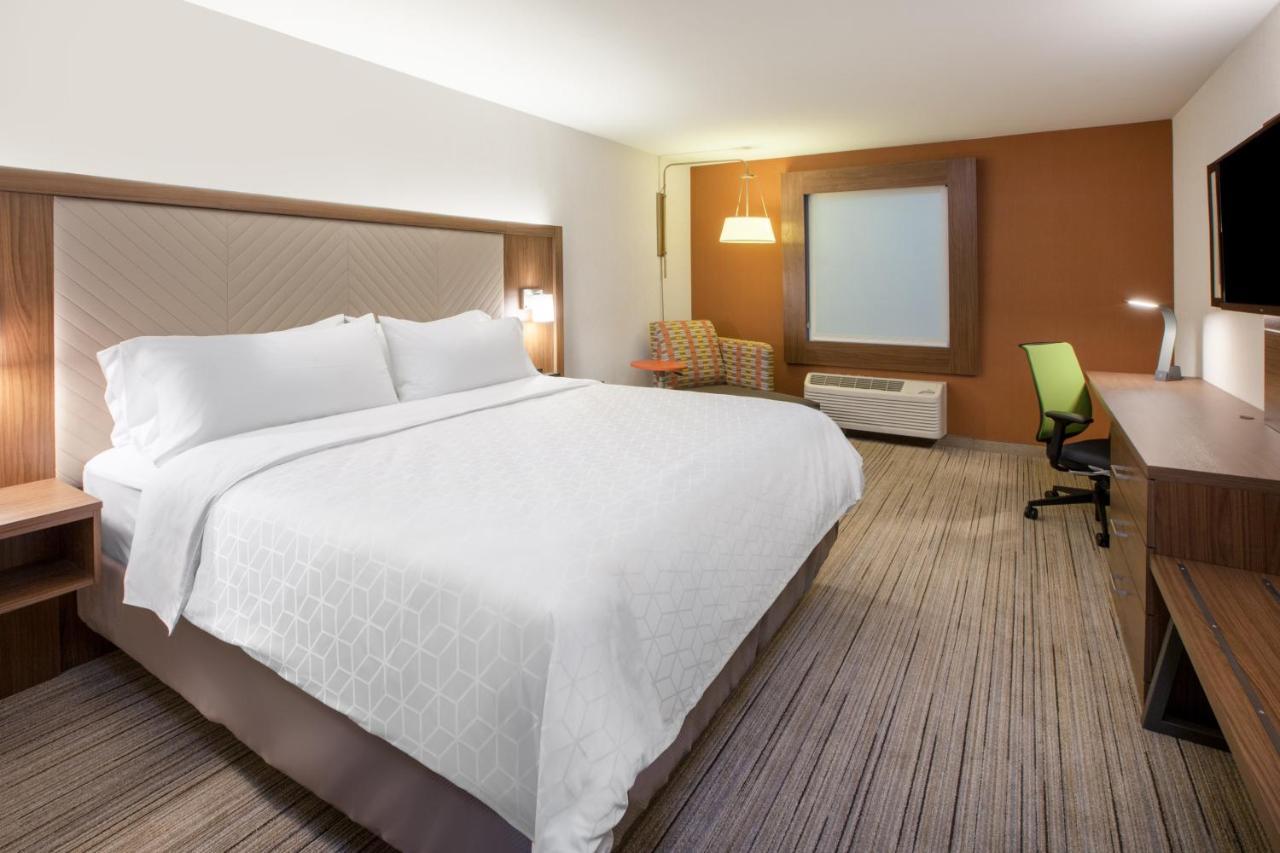 Holiday Inn Express & Suites - Asheboro By Ihg Exterior photo