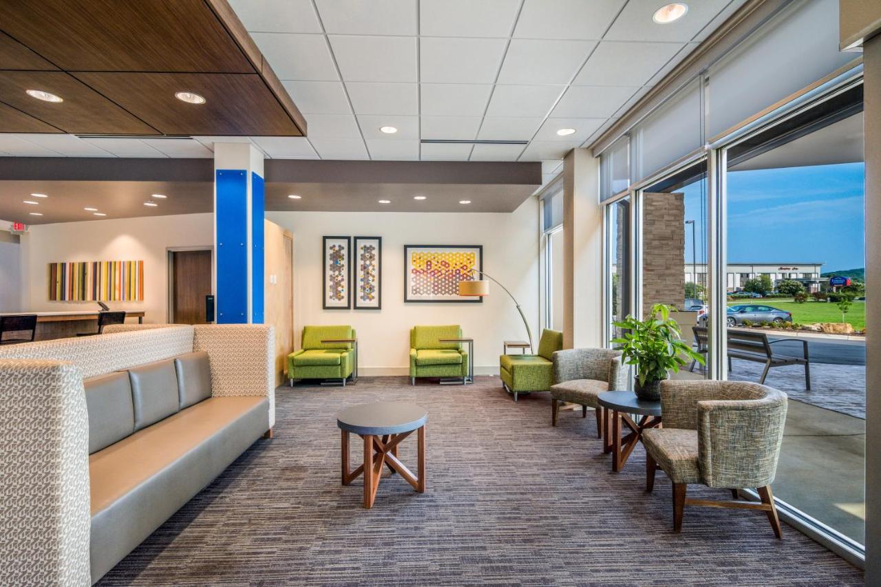Holiday Inn Express & Suites - Asheboro By Ihg Exterior photo