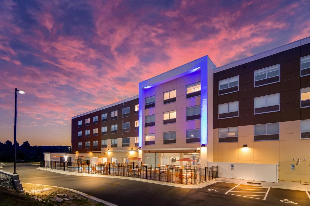 Holiday Inn Express & Suites - Asheboro By Ihg Exterior photo
