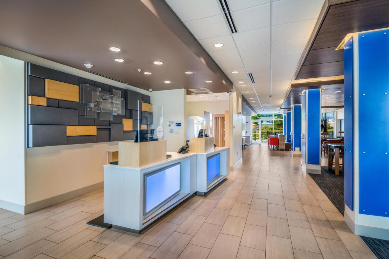 Holiday Inn Express & Suites - Asheboro By Ihg Exterior photo