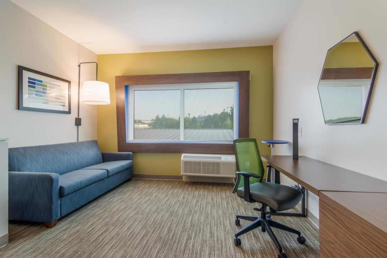 Holiday Inn Express & Suites - Asheboro By Ihg Exterior photo