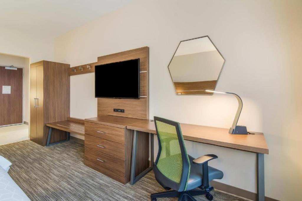 Holiday Inn Express & Suites - Asheboro By Ihg Exterior photo